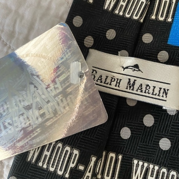 Nwt Ralph Marlin neck tie with Steve Austin Logo repeat @ 1998 Titan Sports inc - Picture 5 of 7
